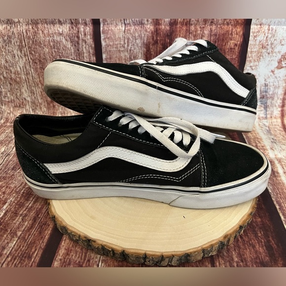 Vans | Old Skool Black and White Sneakers Unisex - Picture 4 of 8